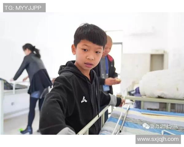 足球新料揭秘:最新战术分析与球员动态全方位解读 足球新料揭秘:最新战术分析与球员动态全方位解读